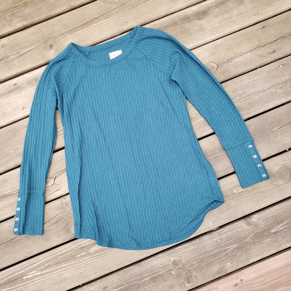 Chaser | Thermal Button Cuff Top - Picture 5 of 8